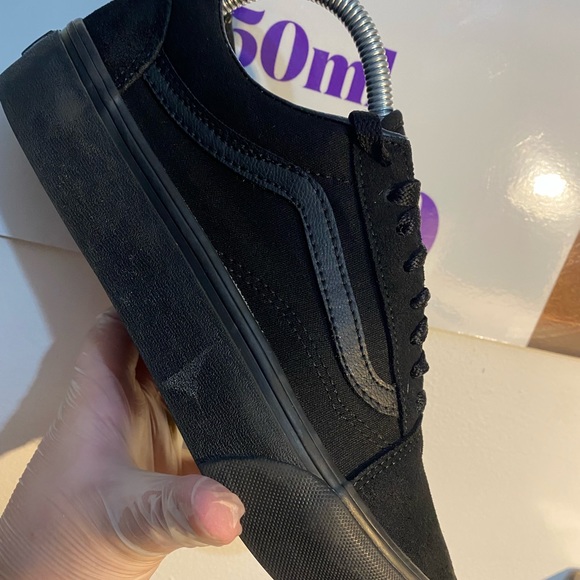 All black vans. Thick soles. Size 7.5 men’s 9 women’s barely worn. Authentic! - Picture 6 of 12